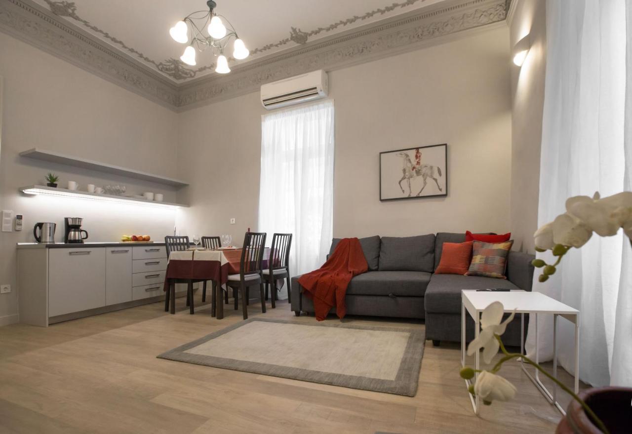 Sophisticated Apartment In Syntagma By Ghh Athens Exterior photo